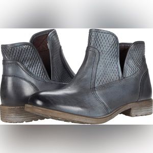 Roan Gossip grey leather ankle boot size 7.5